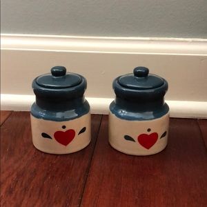 Little ceramic jars